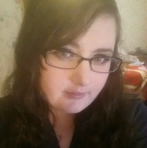 Meet your Posher, Desiree